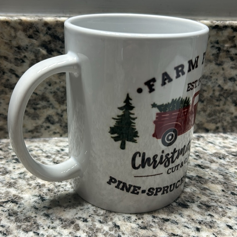 🎄 Handmade Christmas Tree Mug 🎄 - Picture 4 of 4